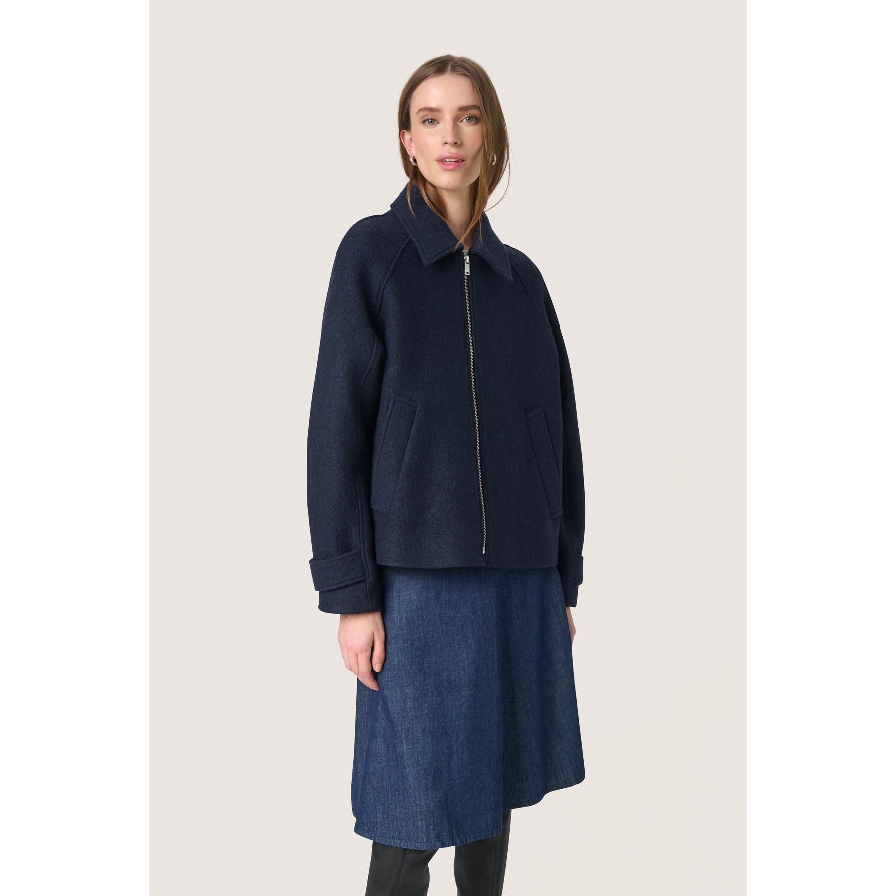 product/s/o/soaked-in-luxury_30408390-193922_4.jpg