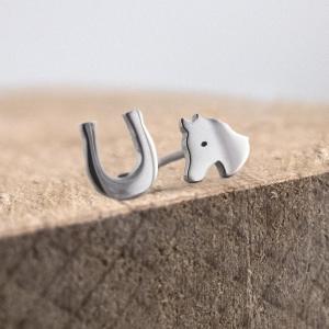 pt-ea-01-fl-ss-00-xx-women-s-horse-and-horseshoe-earrings-ponytail-co-steel-one-size
