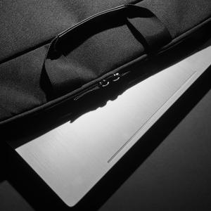 product/v/7/v7-world_ca89191_noir_4.jpg